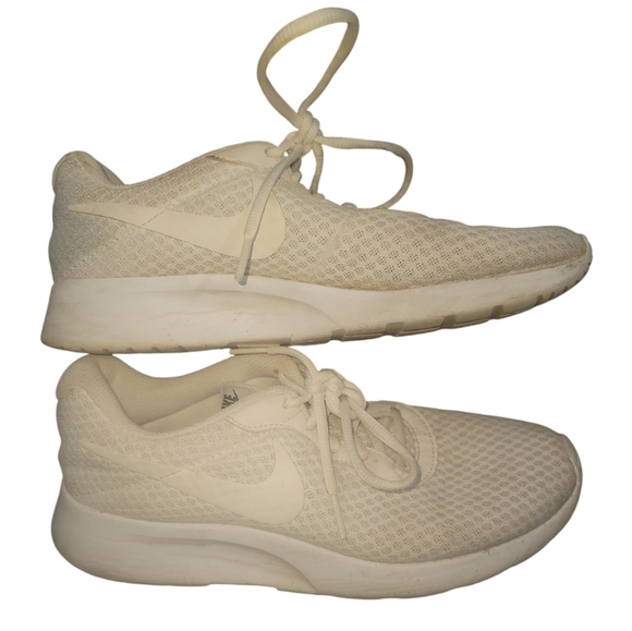 Nike Tanjun white athletic shoes 8 - Picture 7 of 8